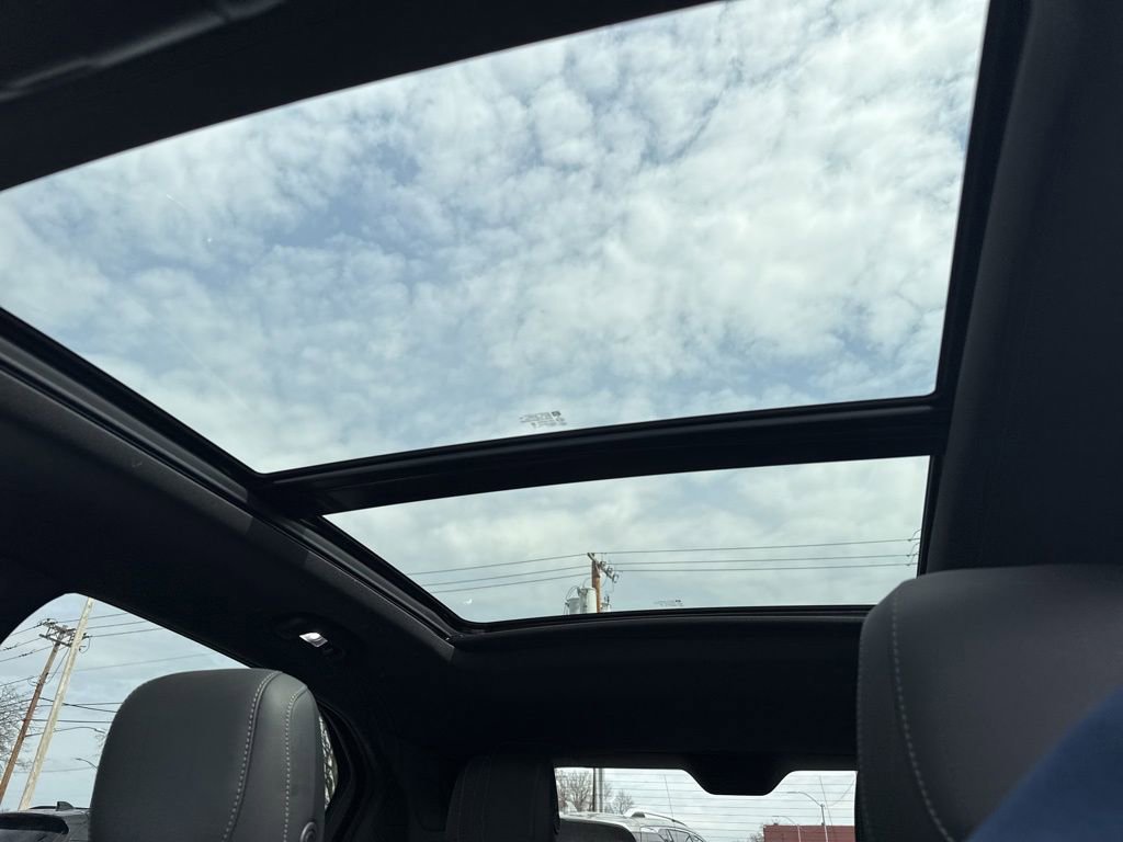 Used 2022 Cadillac XT4 Premium Luxury w/ Technology Package image 24