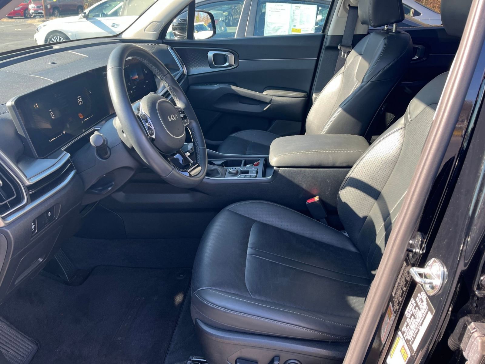 Used 2024 Kia Sorento S image 23
