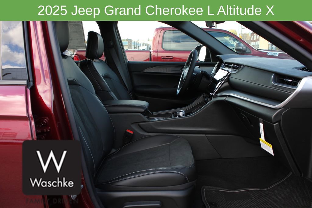 New 2025 Jeep Grand Cherokee L Altitude image 23