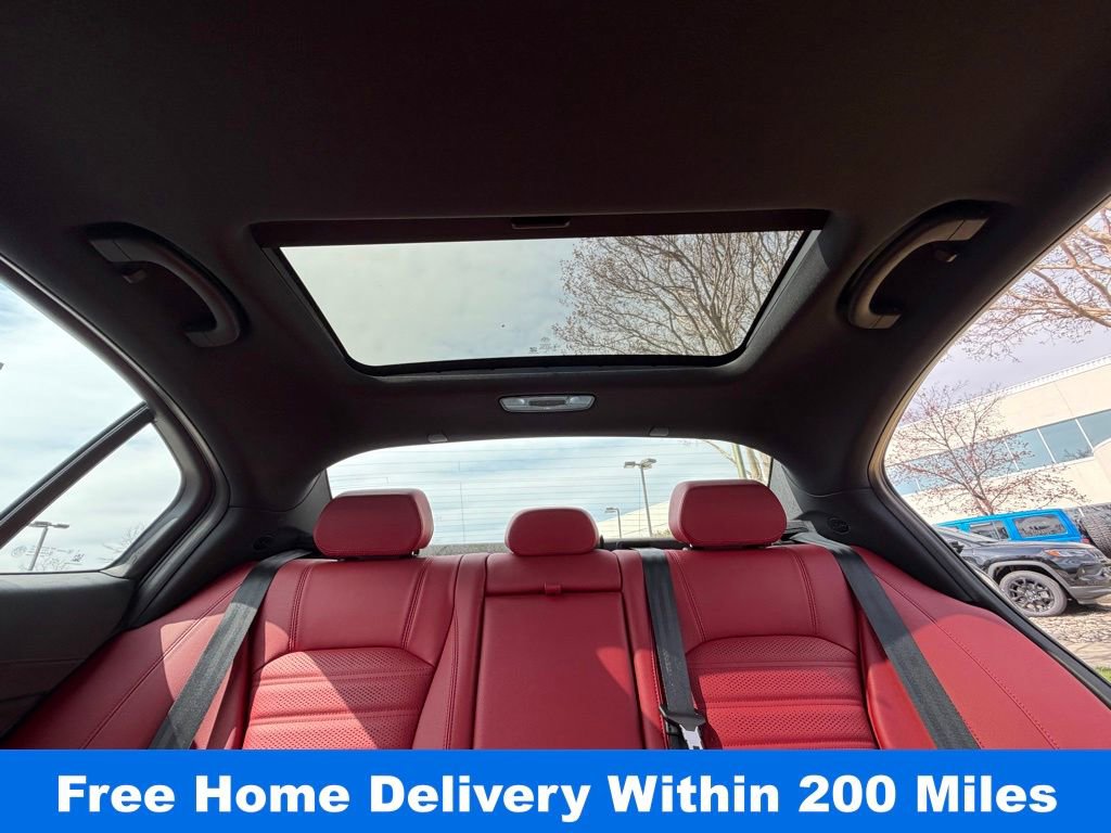 Used 2024 Alfa Romeo Giulia Veloce image 30