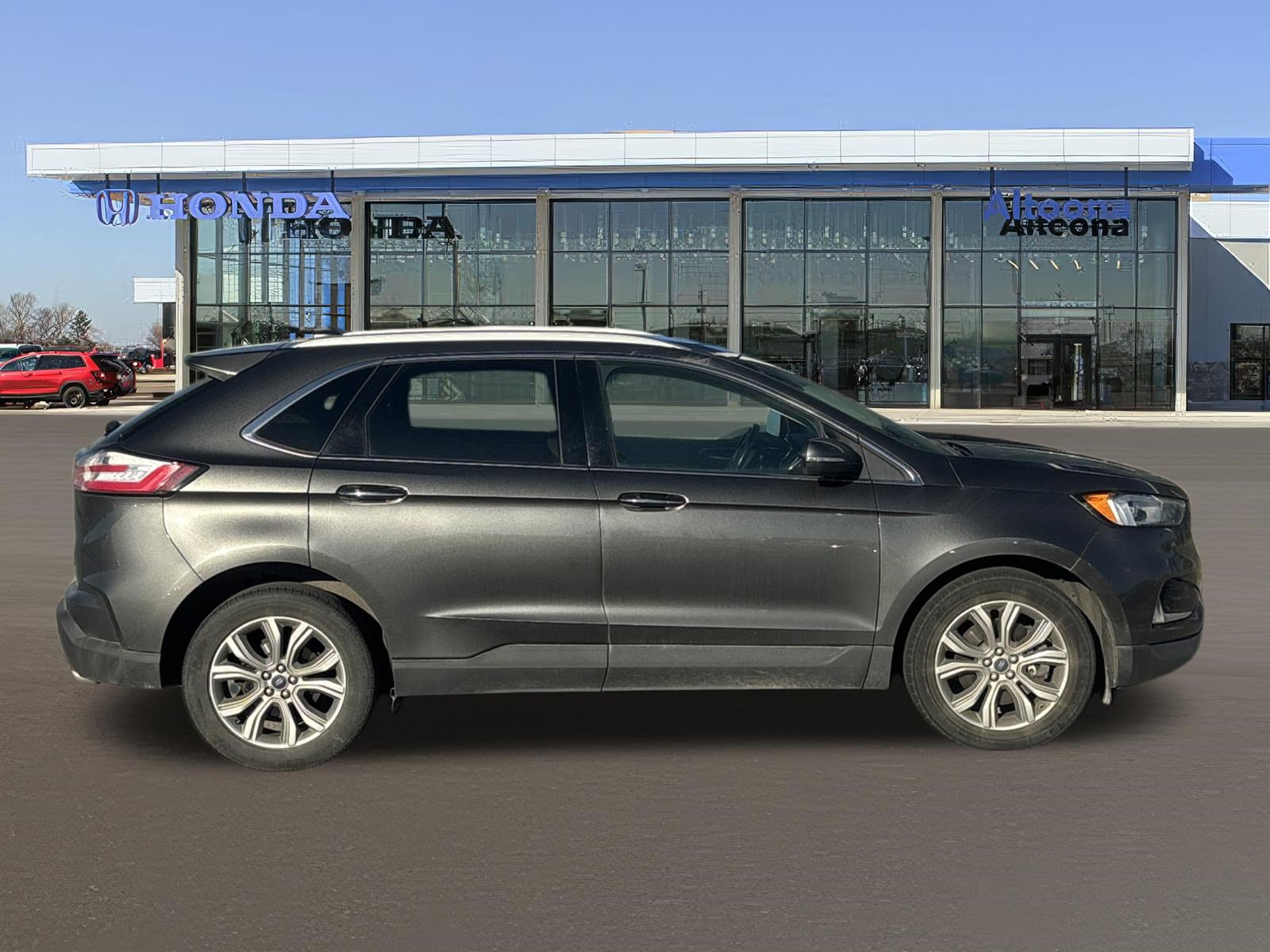 Used 2019 Ford Edge Titanium AWD/4WD image 6