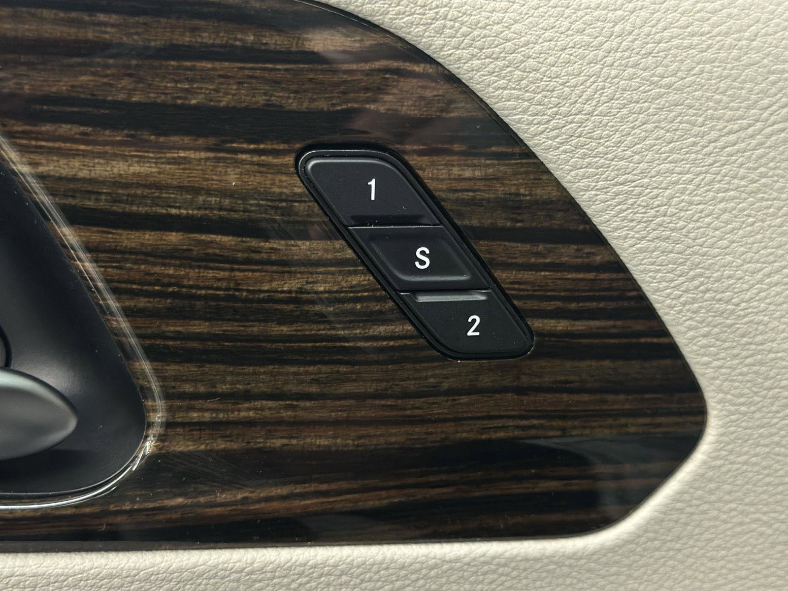 Used 2022 Chrysler Pacifica Limited image 43