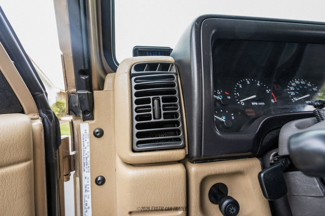 Used 1999 Jeep Wrangler Sahara AWD/4WD image 29