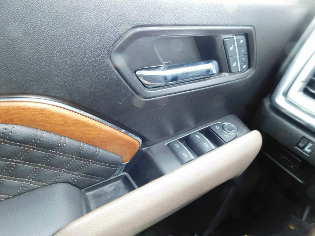 Used 2024 GMC Canyon Denali image 32