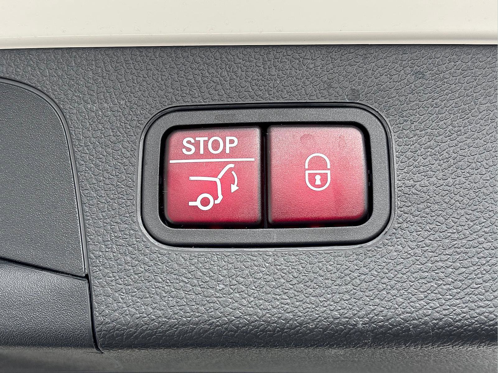 Used 2022 Mercedes-Benz GLC 300 4MATIC image 7