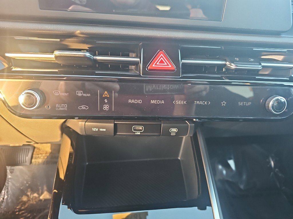 New 2026 Kia Niro LX image 16