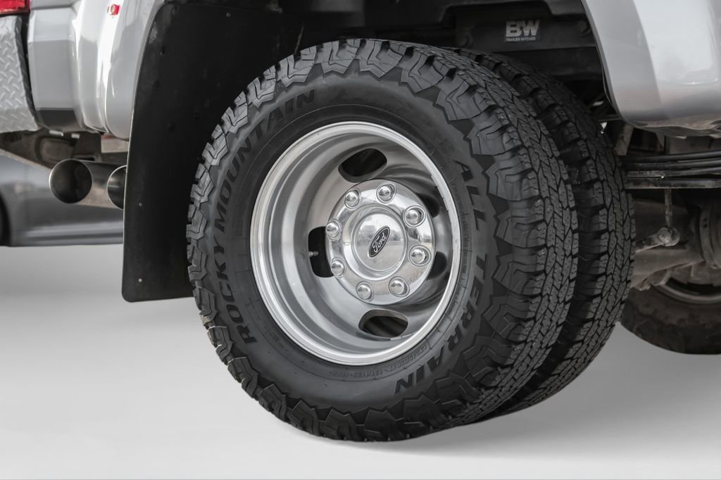 Used 2022 Ford F350 Platinum w/ FX4 Off-Road Package image 57