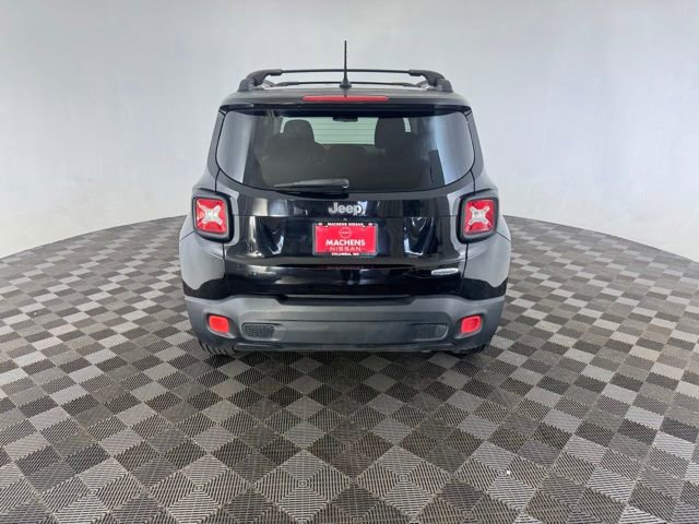 Used 2015 Jeep Renegade Latitude FWD image 6