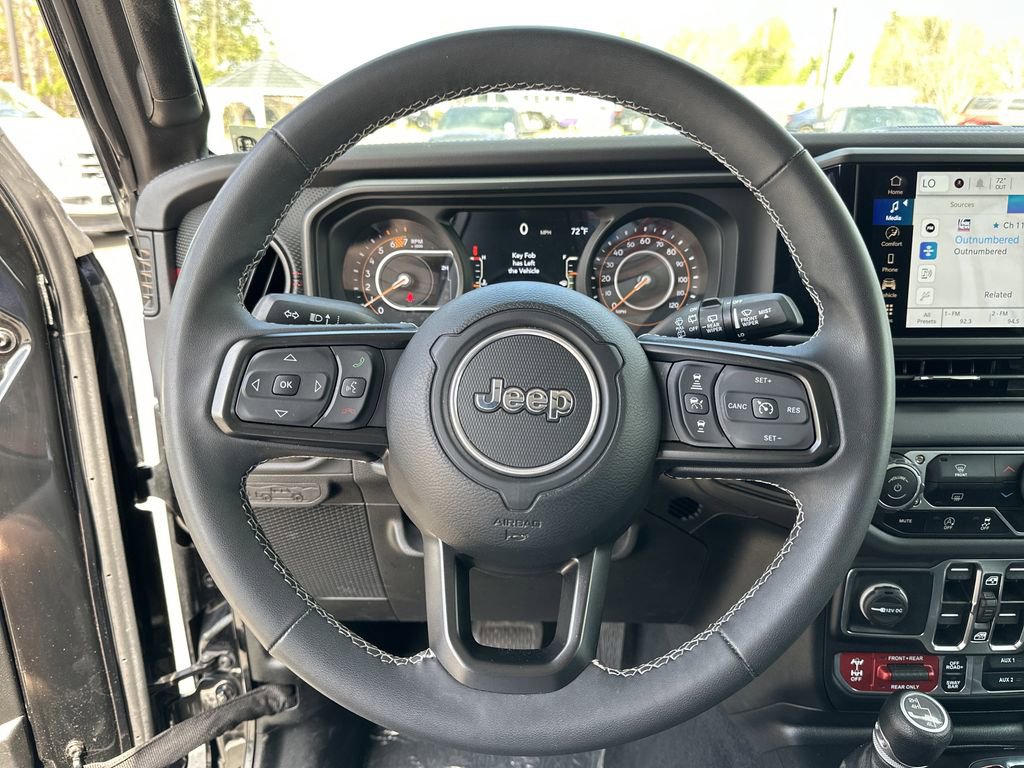 Certified 2025 Jeep Wrangler Unlimited Rubicon AWD/4WD image 12