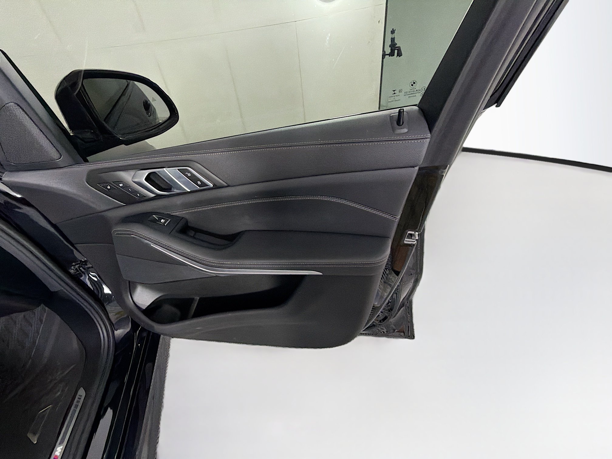 Used 2022 BMW X5 sDrive40i w/ M Sport Package RWD image 33