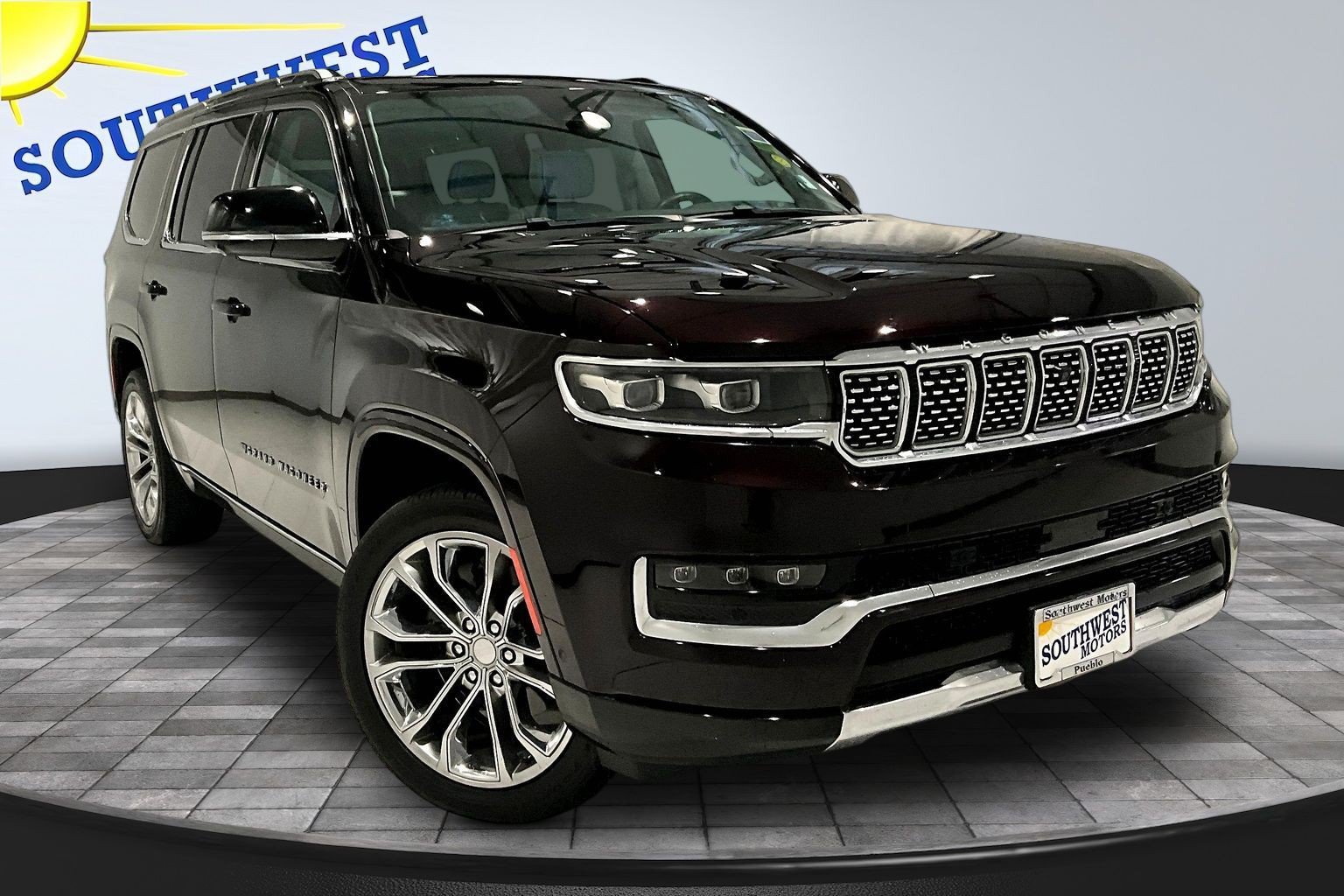 Used 2023 Jeep Grand Wagoneer Series II AWD/4WD image 3
