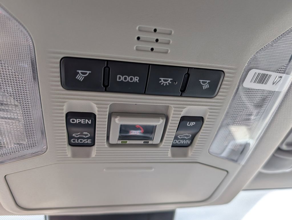 Used 2025 Toyota RAV4 XLE Premium image 12