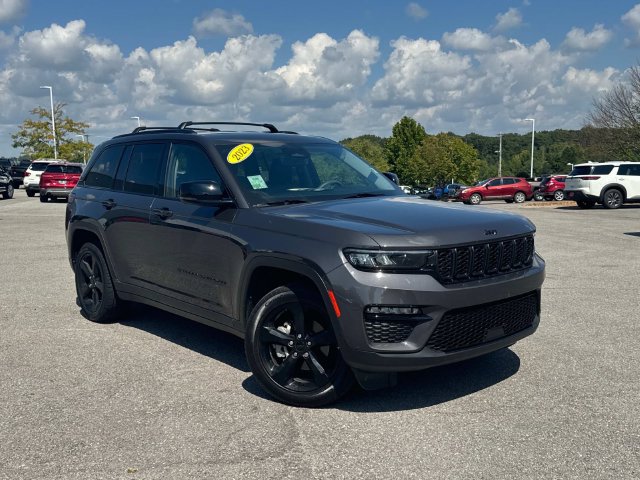 Used 2023 Jeep Grand Cherokee Limited w/ Black Appearance Package AWD/4WD image 2