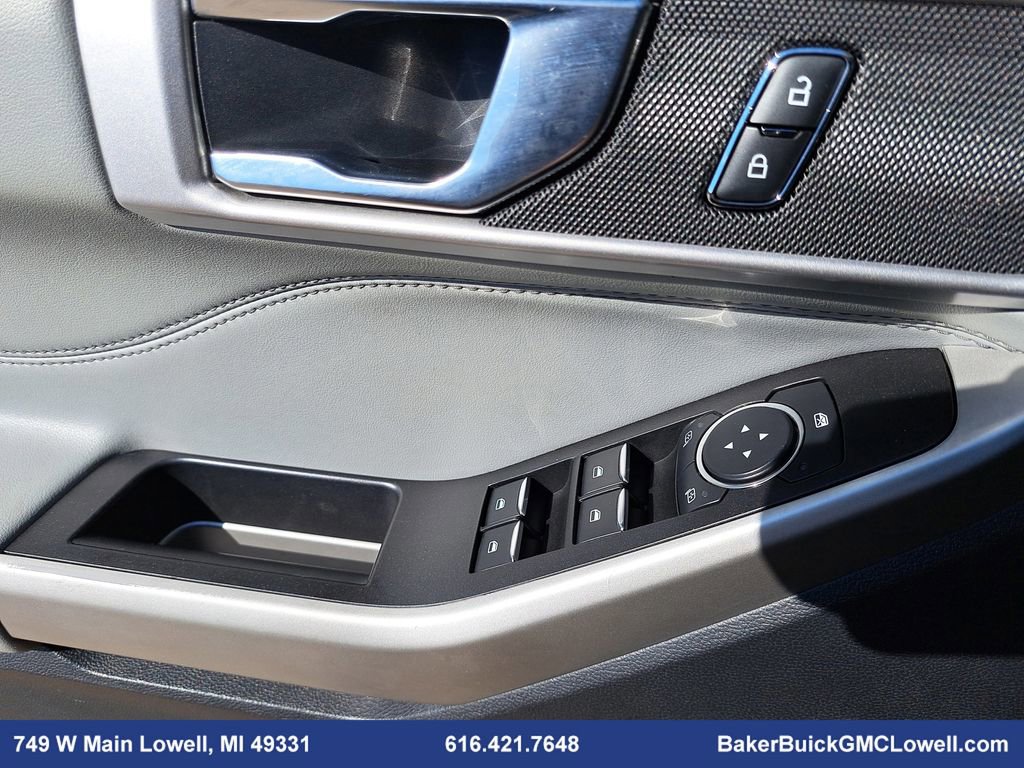 Used 2022 Ford Explorer XLT w/ XLT Sport Appearance Package image 30