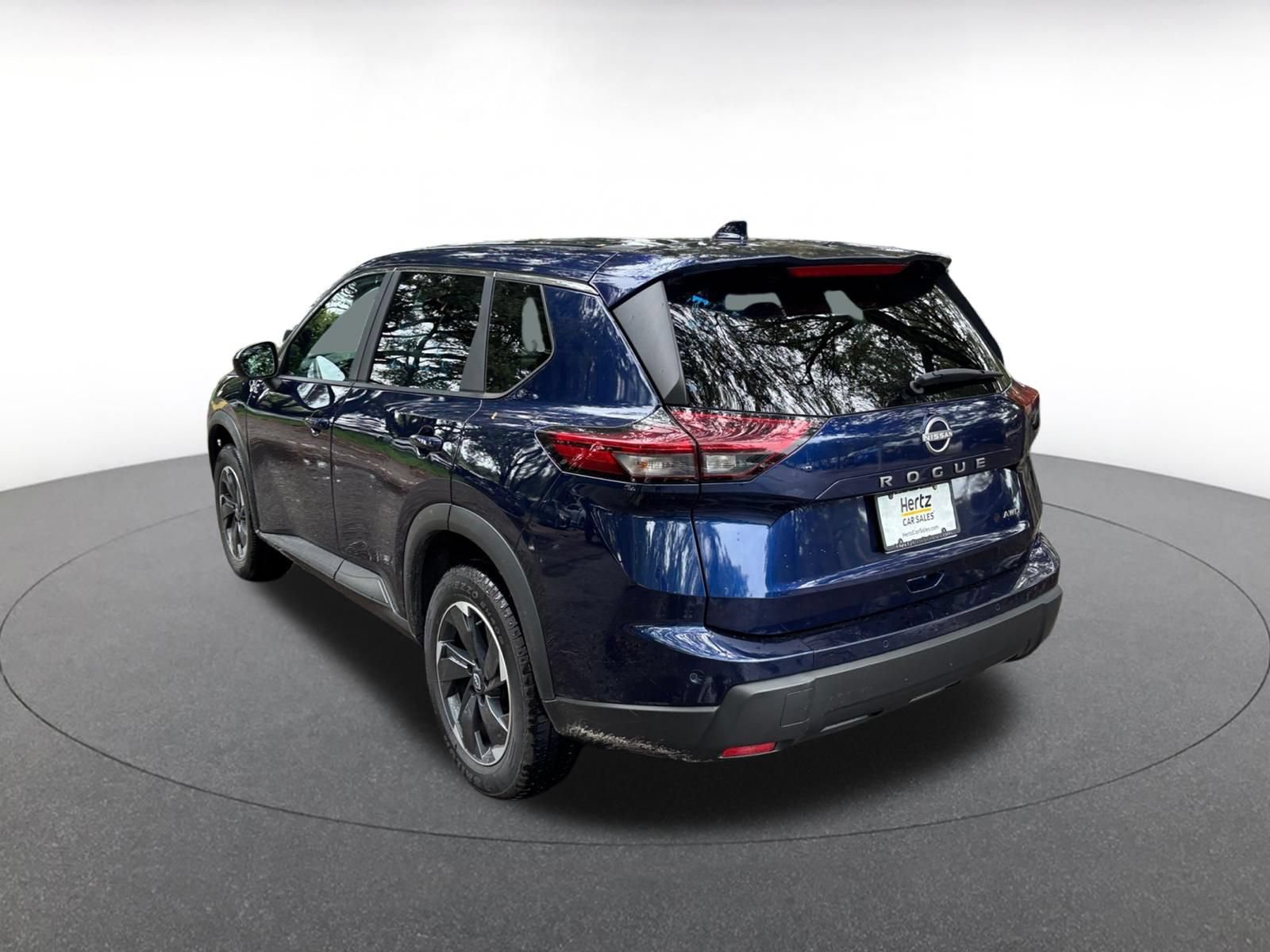 Used 2025 Nissan Rogue SV AWD/4WD image 8