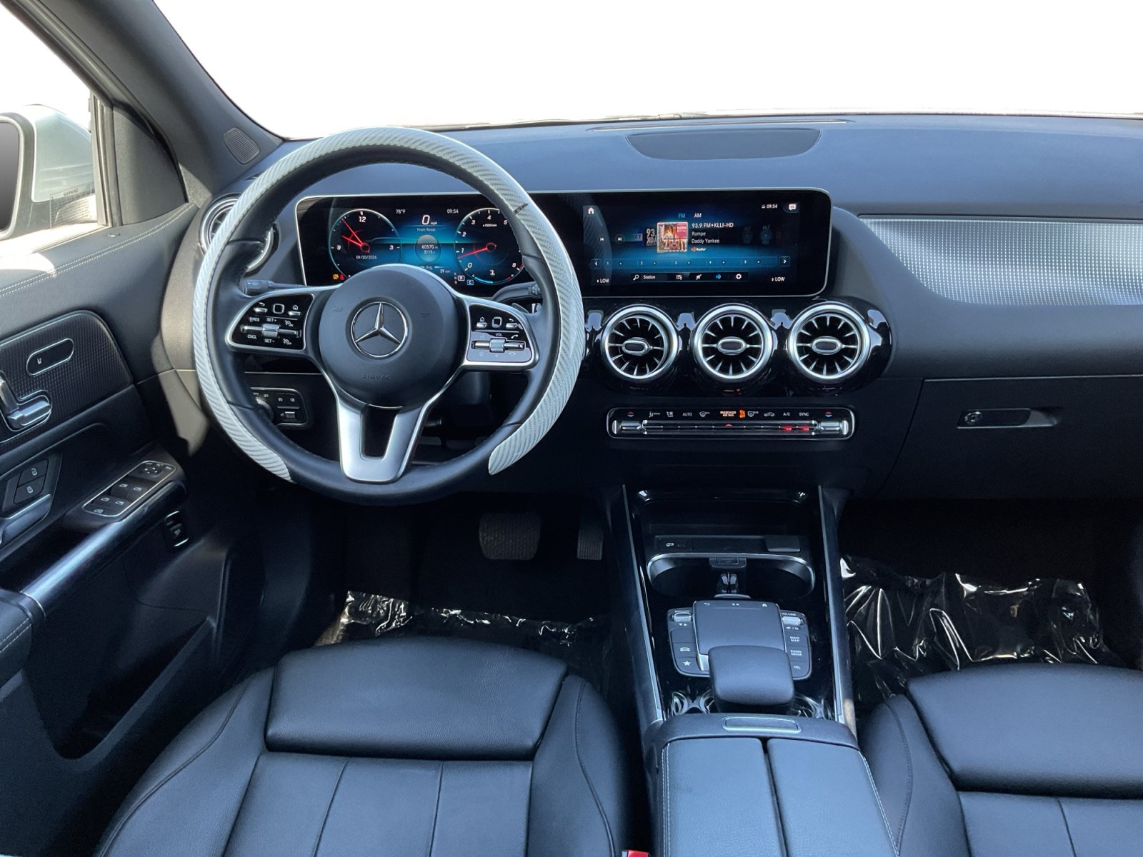 Used 2021 Mercedes-Benz GLA 250 4MATIC w/ Premium Package image 14