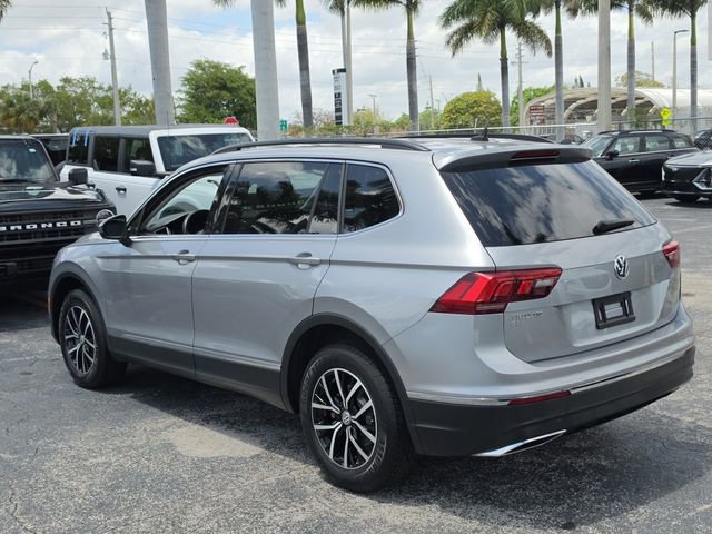 Used 2021 Volkswagen Tiguan SE w/ Panoramic Sunroof Package FWD image 4