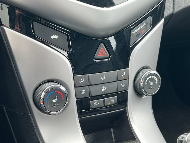 Used 2015 Chevrolet Cruze LT FWD image 23