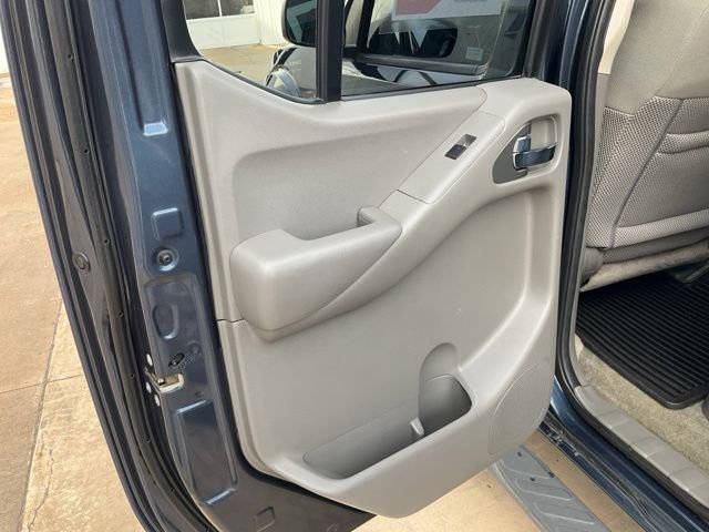 Used 2015 Nissan Frontier SV w/ SV Value Truck Package image 23