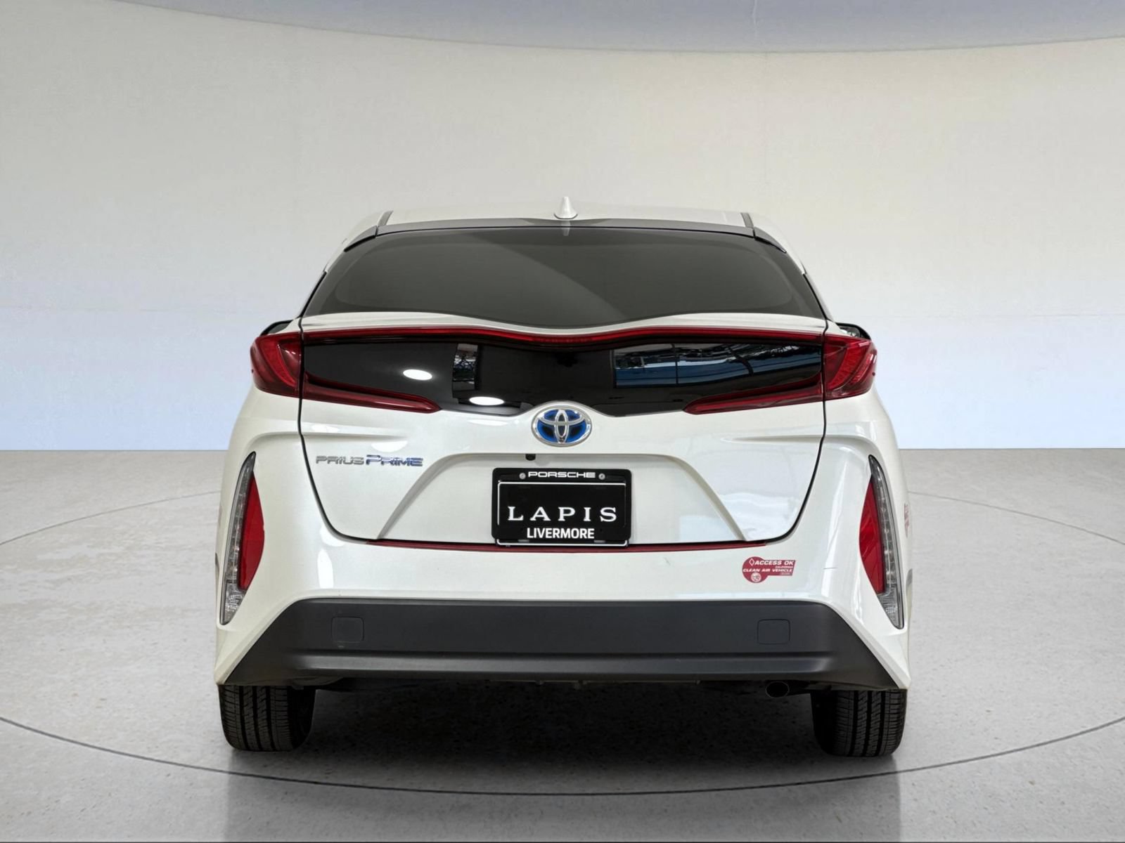 Used 2017 Toyota Prius Prime Premium FWD image 7