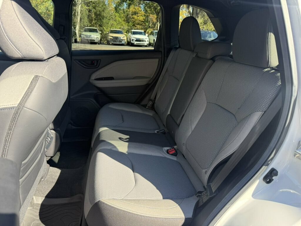 Used 2026 Subaru Forester Premium AWD/4WD image 8
