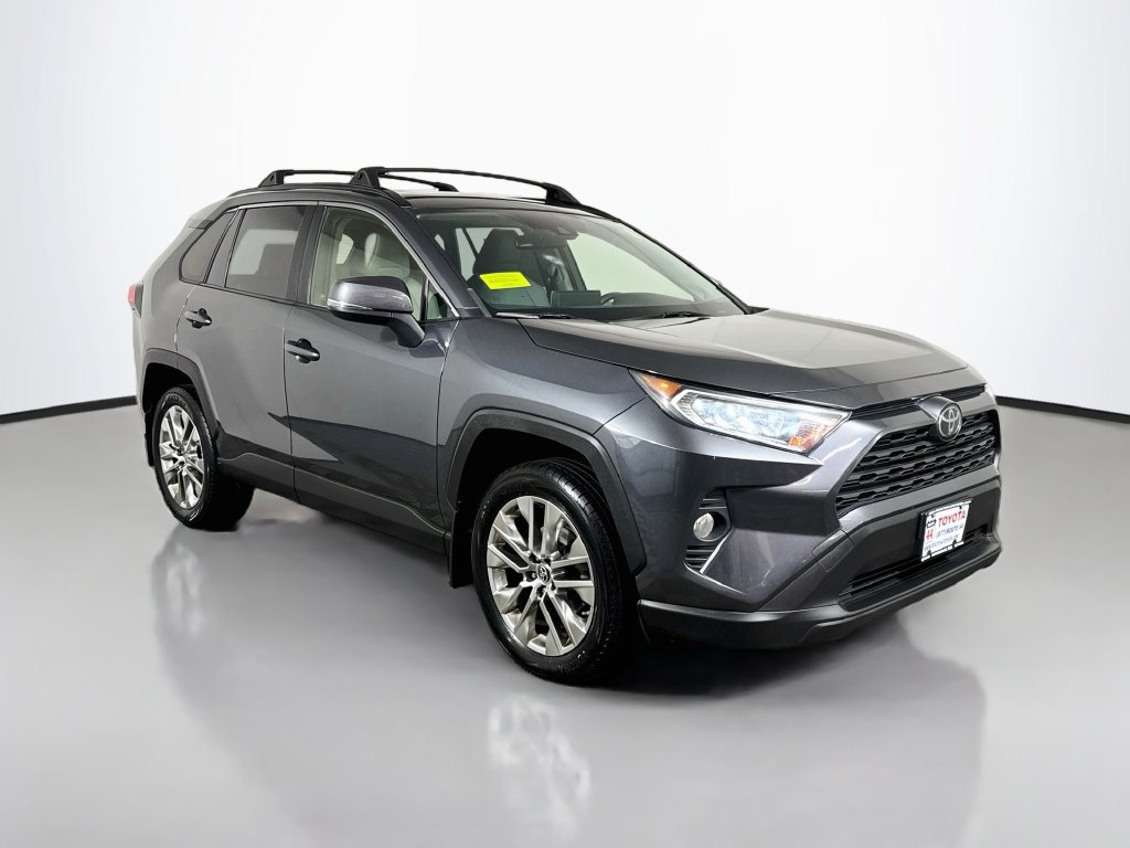 Used 2019 Toyota RAV4 XLE Premium w/ Cold Weather Package AWD/4WD image 10