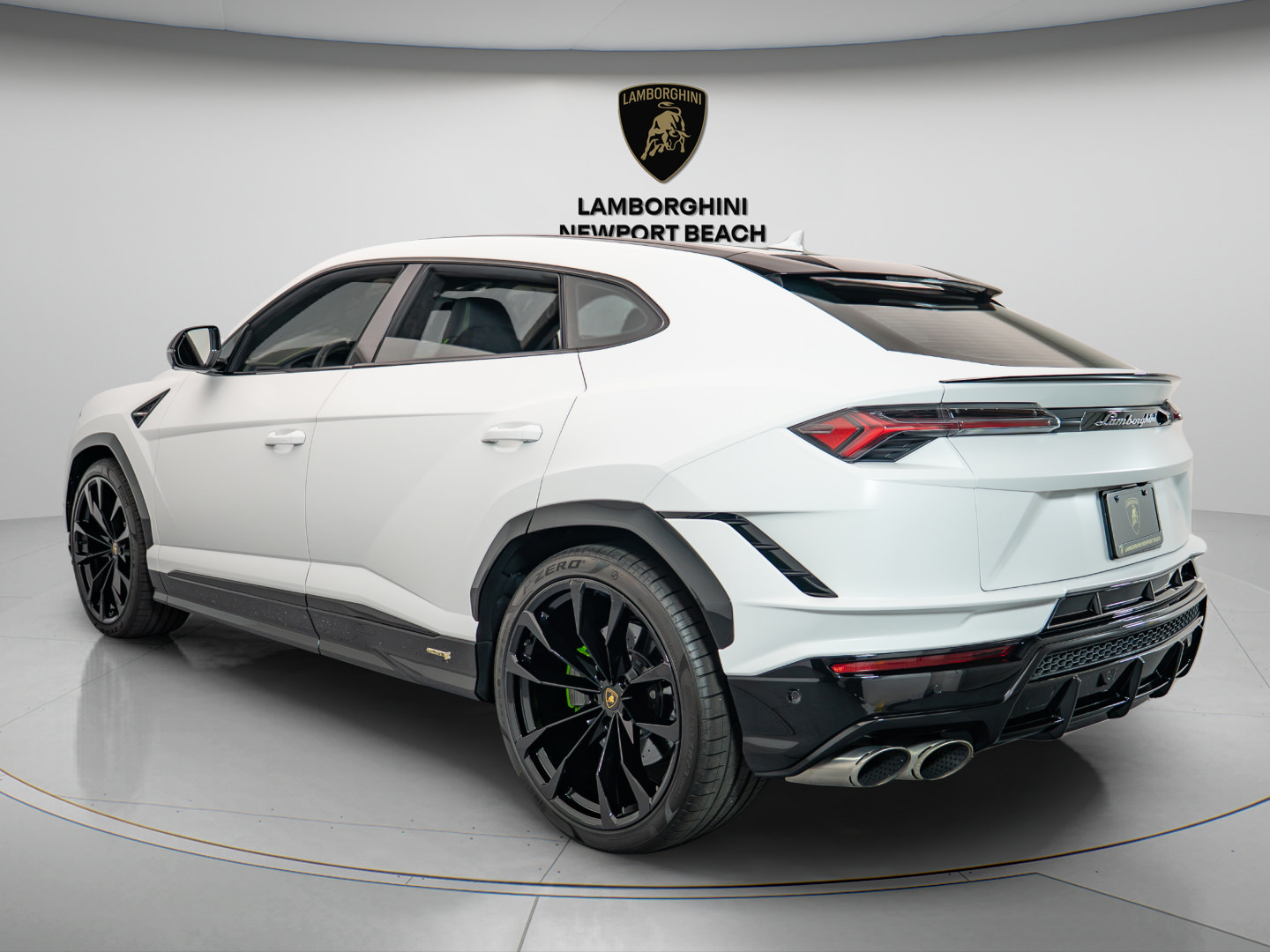 Used 2023 Lamborghini Urus S AWD/4WD image 4