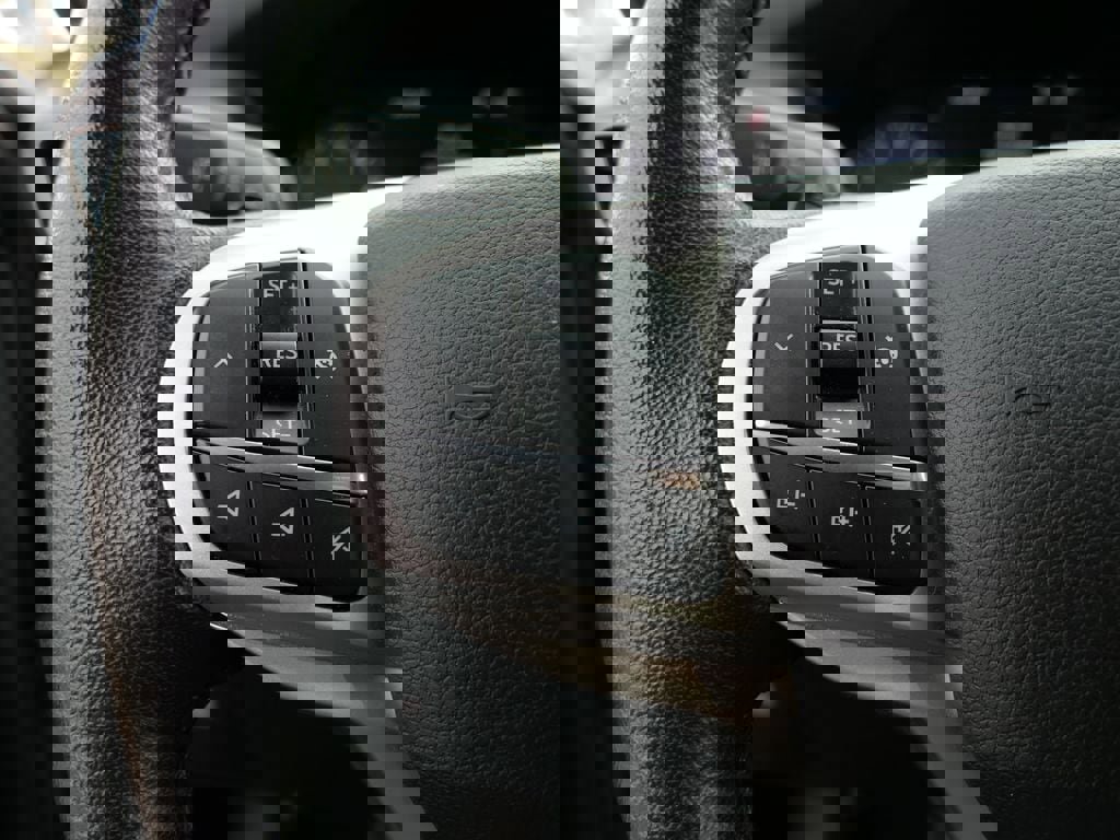 Used 2021 Ford Explorer XLT w/ Equipment Group 202A image 14