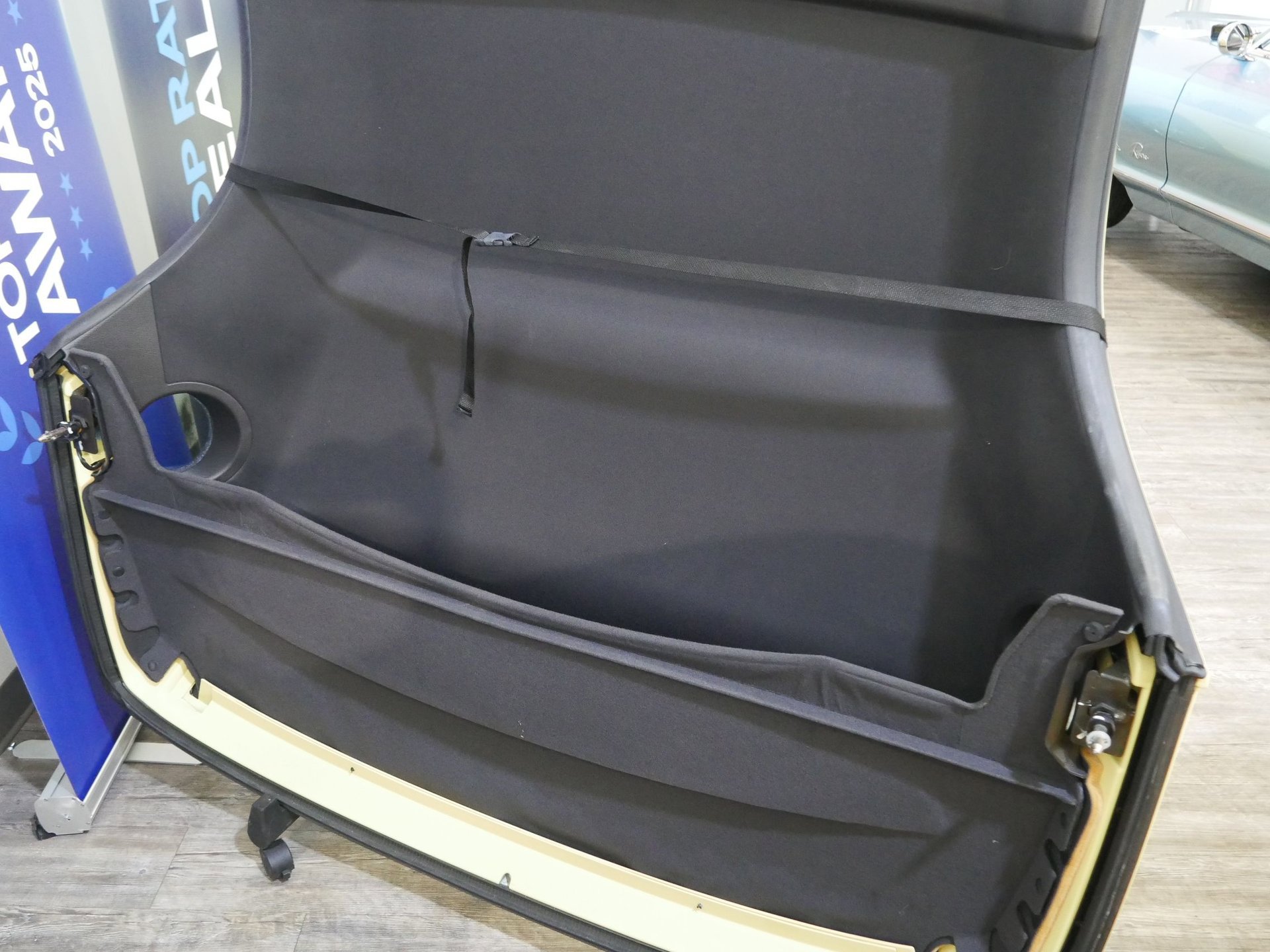 Used 2002 Ford Thunderbird RWD image 87