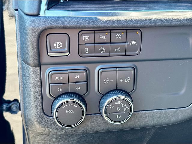 New 2026 Chevrolet Suburban Z71 w/ Comfort Package image 10