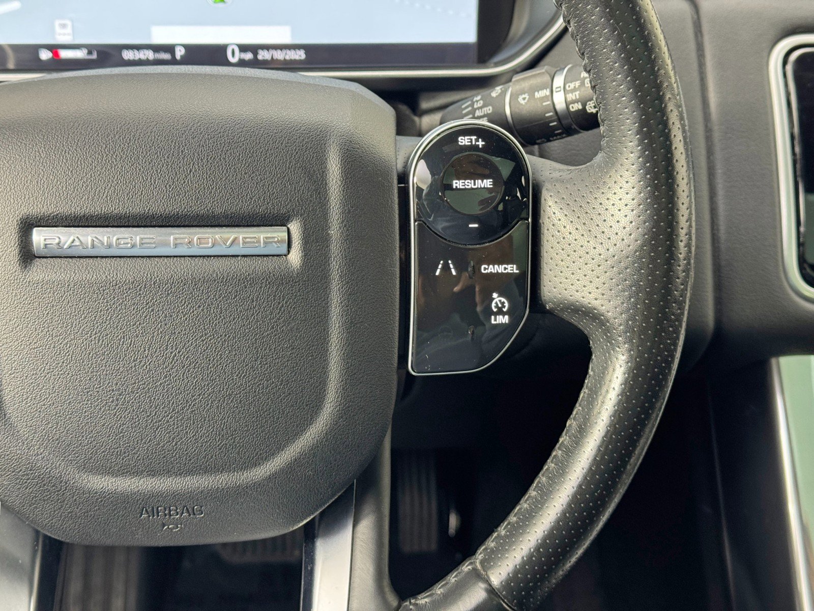 Used 2018 Land Rover Range Rover Sport HSE image 21