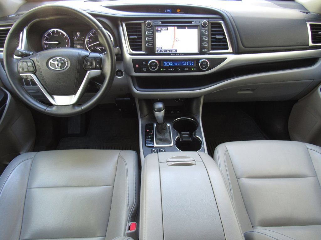 Certified 2016 Toyota Highlander XLE AWD/4WD image 33