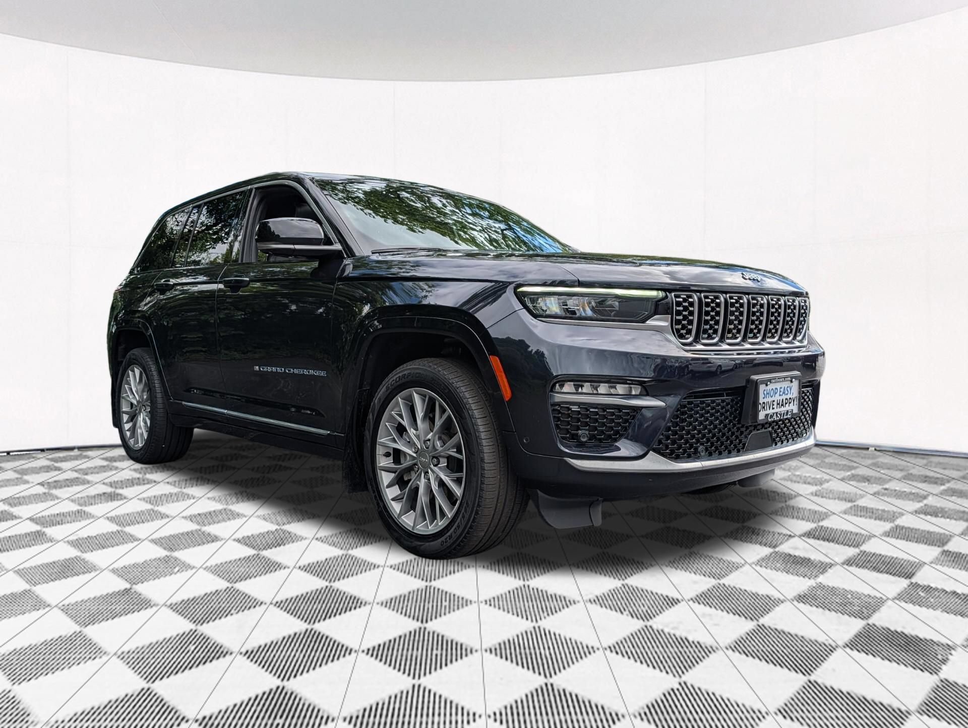 Used 2022 Jeep Grand Cherokee Summit AWD/4WD image 21
