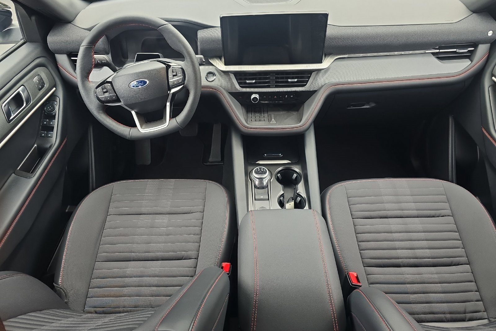 Used 2025 Ford Explorer ST-Line w/ Premium Package image 12