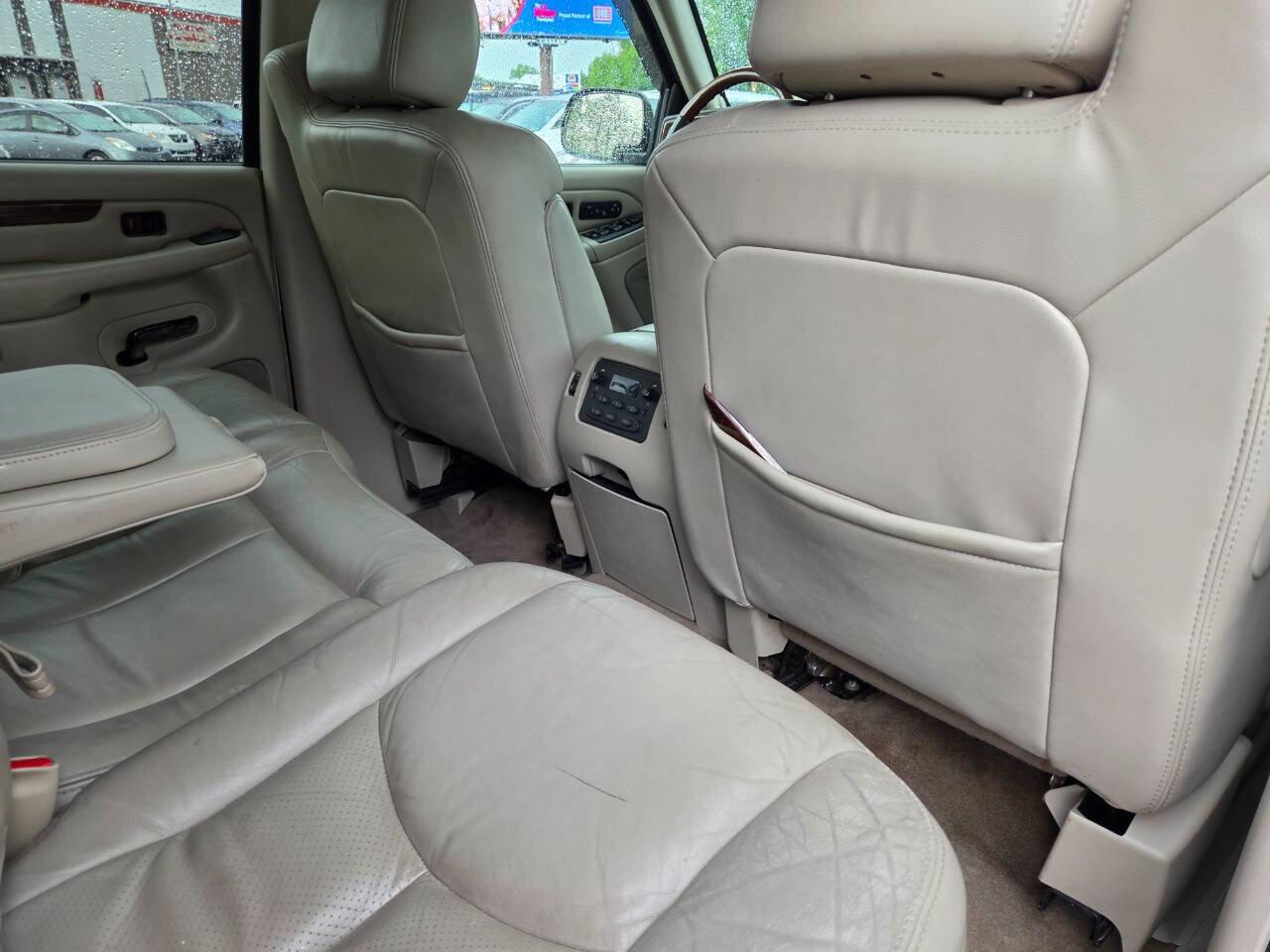 Used 2004 Cadillac Escalade AWD image 36