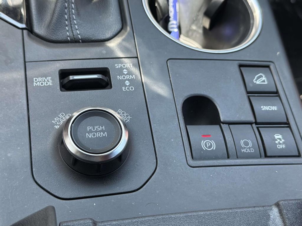 Used 2023 Toyota Highlander XSE AWD/4WD image 29