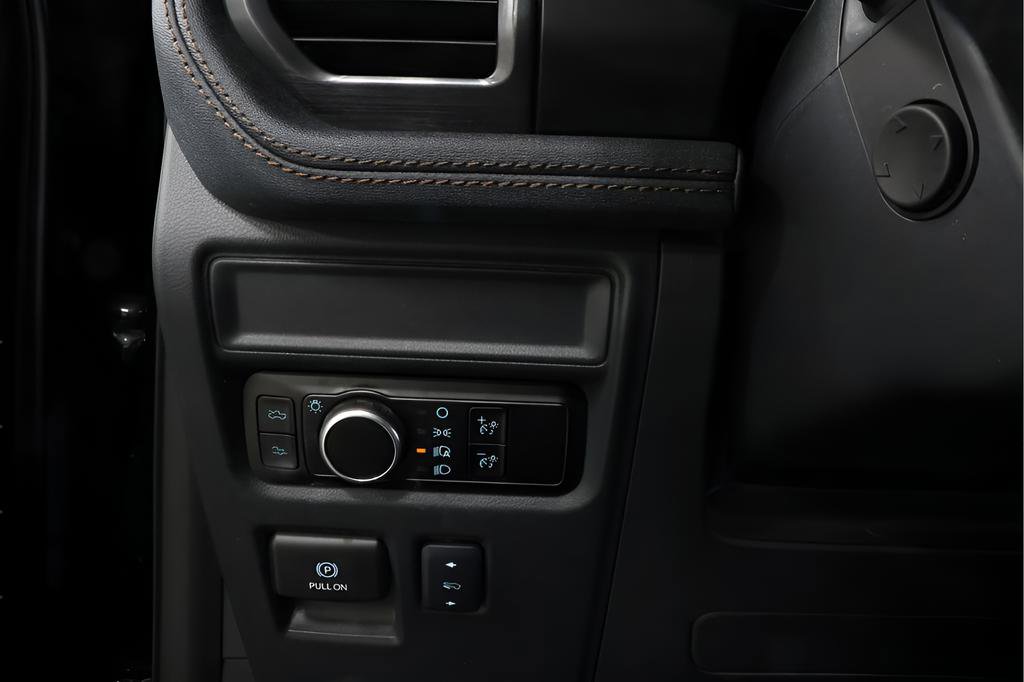 Used 2025 Ford F150 Lightning Lariat AWD/4WD image 20