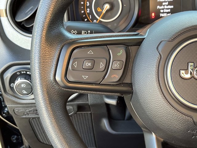 Used 2025 Jeep Gladiator Mojave AWD/4WD image 28