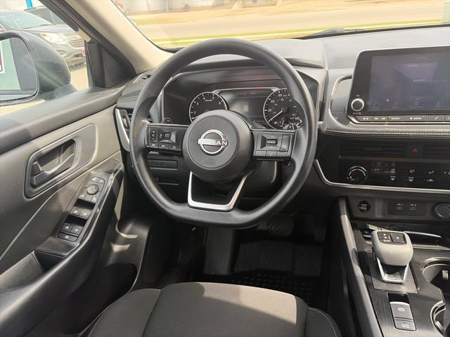 Used 2024 Nissan Rogue S AWD/4WD image 29