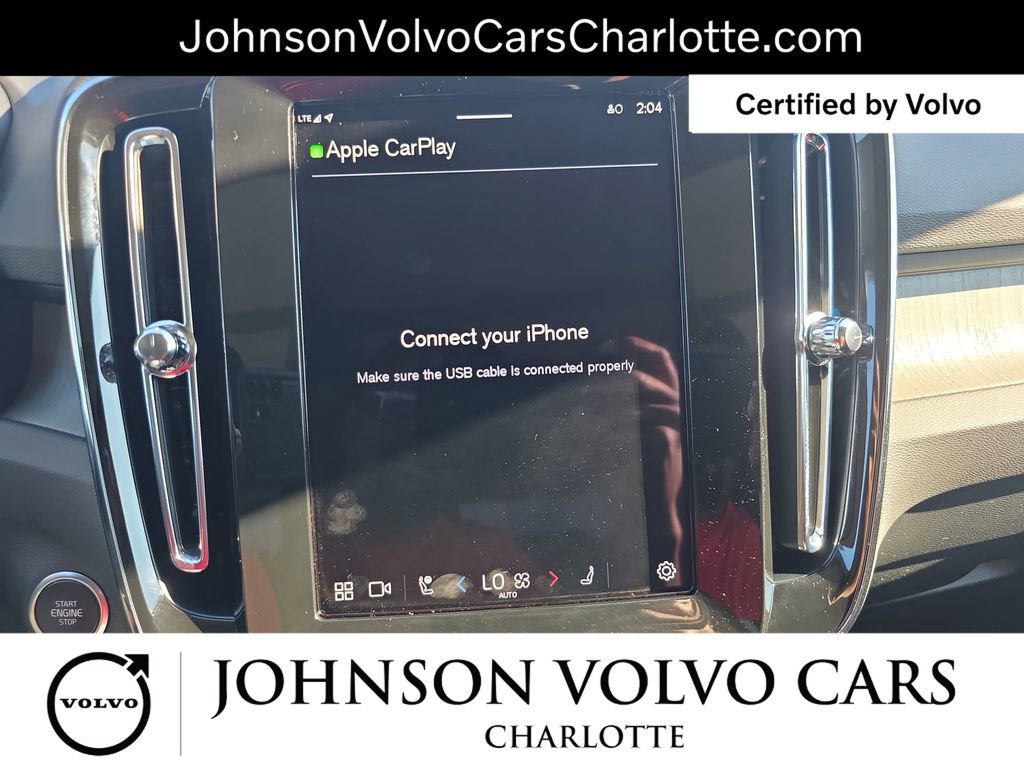 Used 2025 Volvo XC40 B5 Core image 23