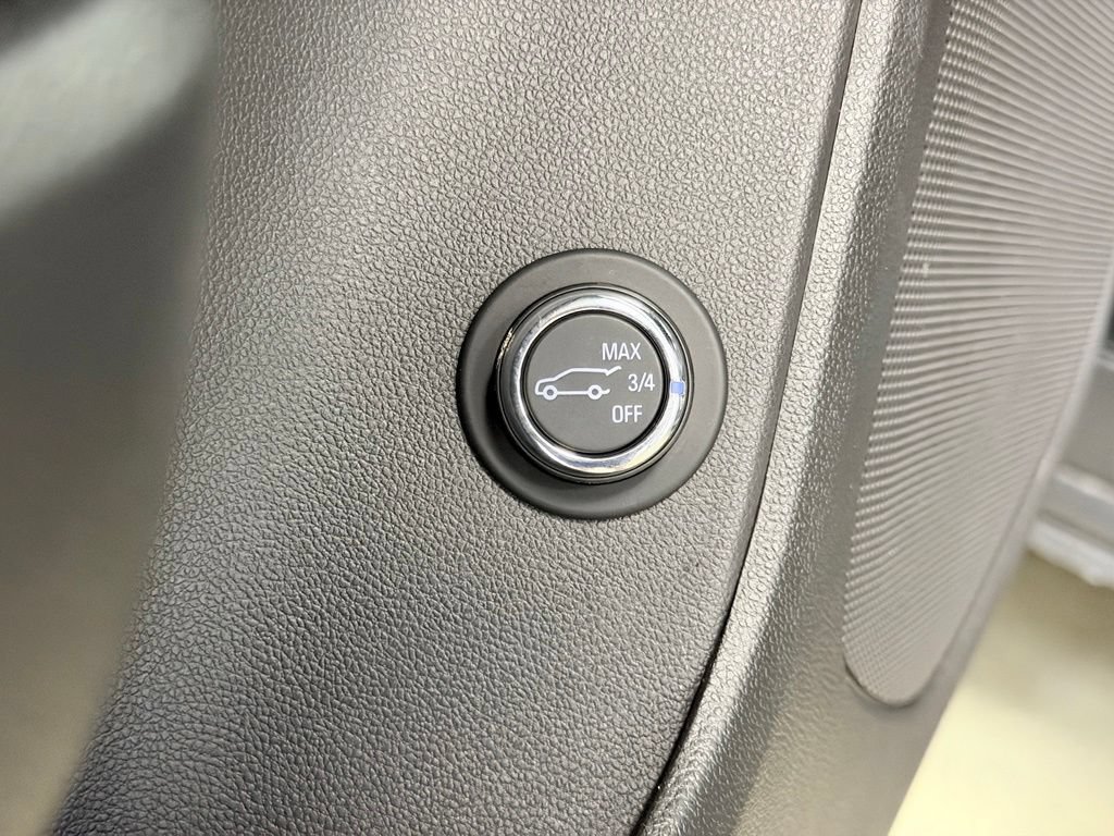Used 2019 Chevrolet Blazer RS w/ LPO, Floor Liner Package FWD image 12