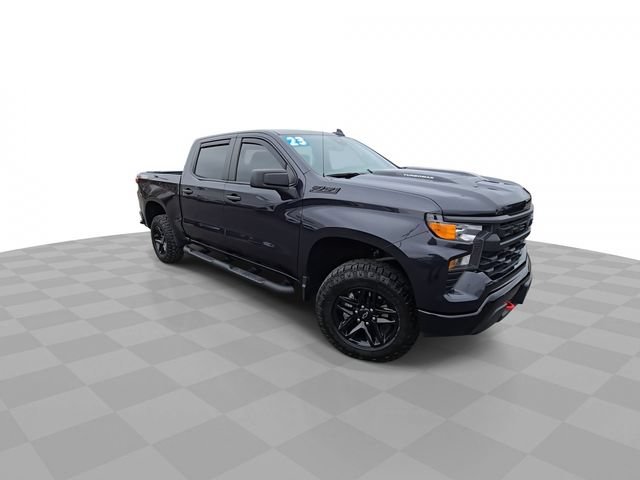 Used 2023 Chevrolet Silverado 1500 Custom Trail Boss w/ 2.7L Blackout Package AWD/4WD image 2