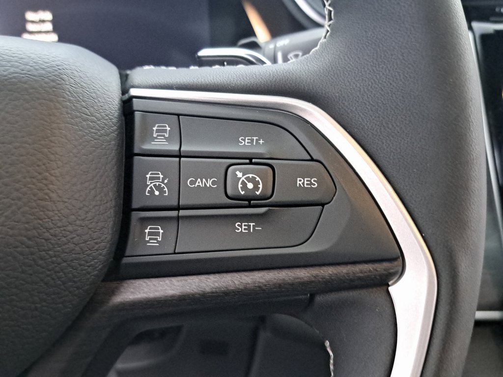 Certified 2023 Jeep Grand Cherokee L Limited image 21