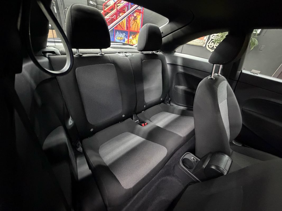 Used 2018 Volkswagen Beetle 2.0T S FWD image 17