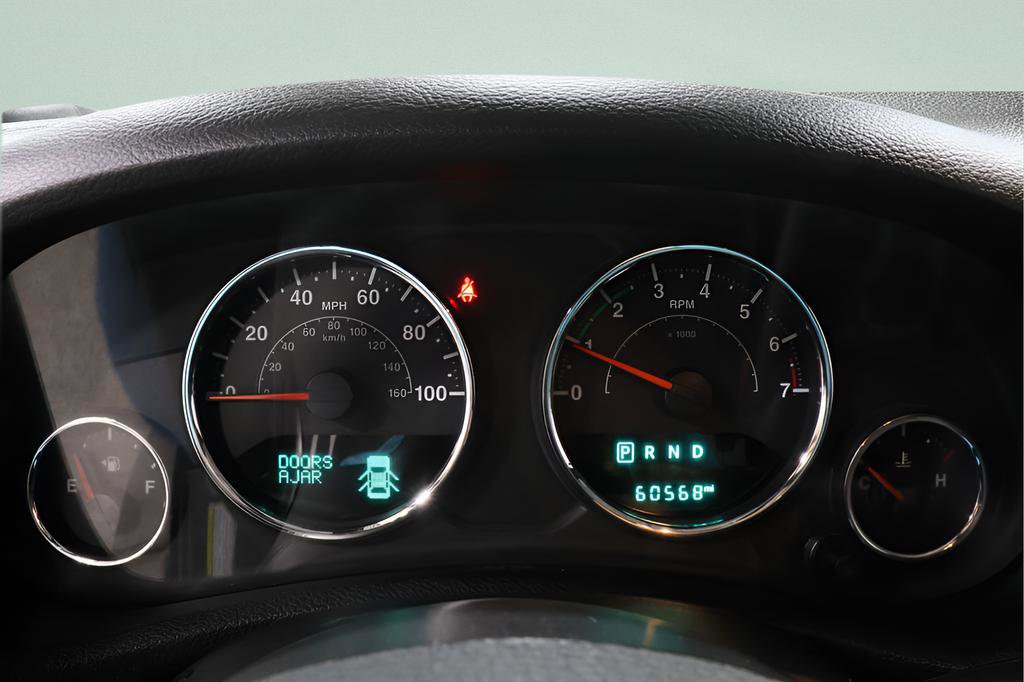 Used 2018 Jeep Wrangler Unlimited Sahara w/ Connectivity Group image 14