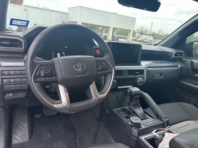 Used 2024 Toyota Tacoma TRD Off-Road image 8