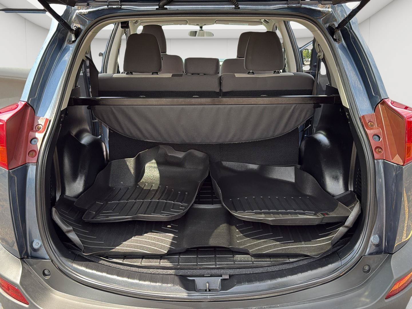 Used 2013 Toyota RAV4 XLE AWD/4WD image 17