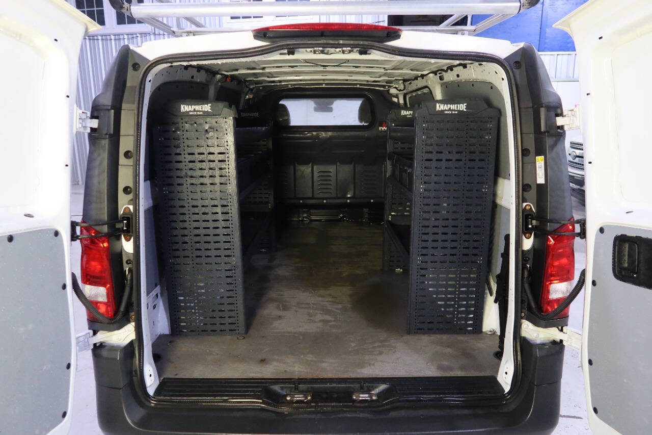 Used 2021 Mercedes-Benz Metris image 16