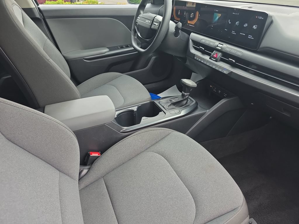 Used 2025 Kia K4 FWD image 18