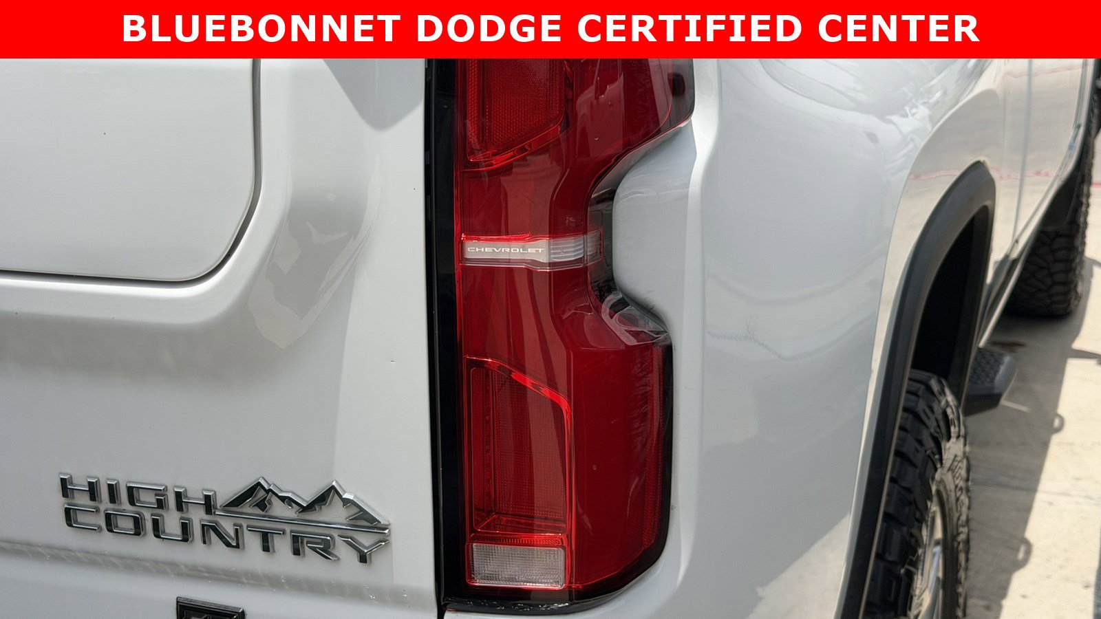 Used 2025 Chevrolet Silverado 2500 High Country w/ High Country Premium Package AWD/4WD image 8
